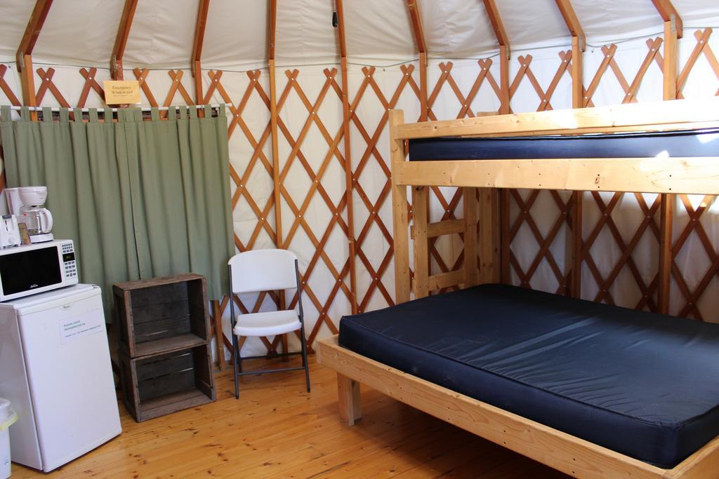 Отель Tranquil Timbers Yurt 3 Стерджен-Бей Экстерьер фото