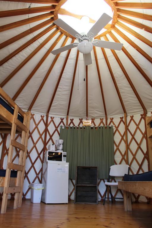 Отель Tranquil Timbers Yurt 3 Стерджен-Бей Экстерьер фото